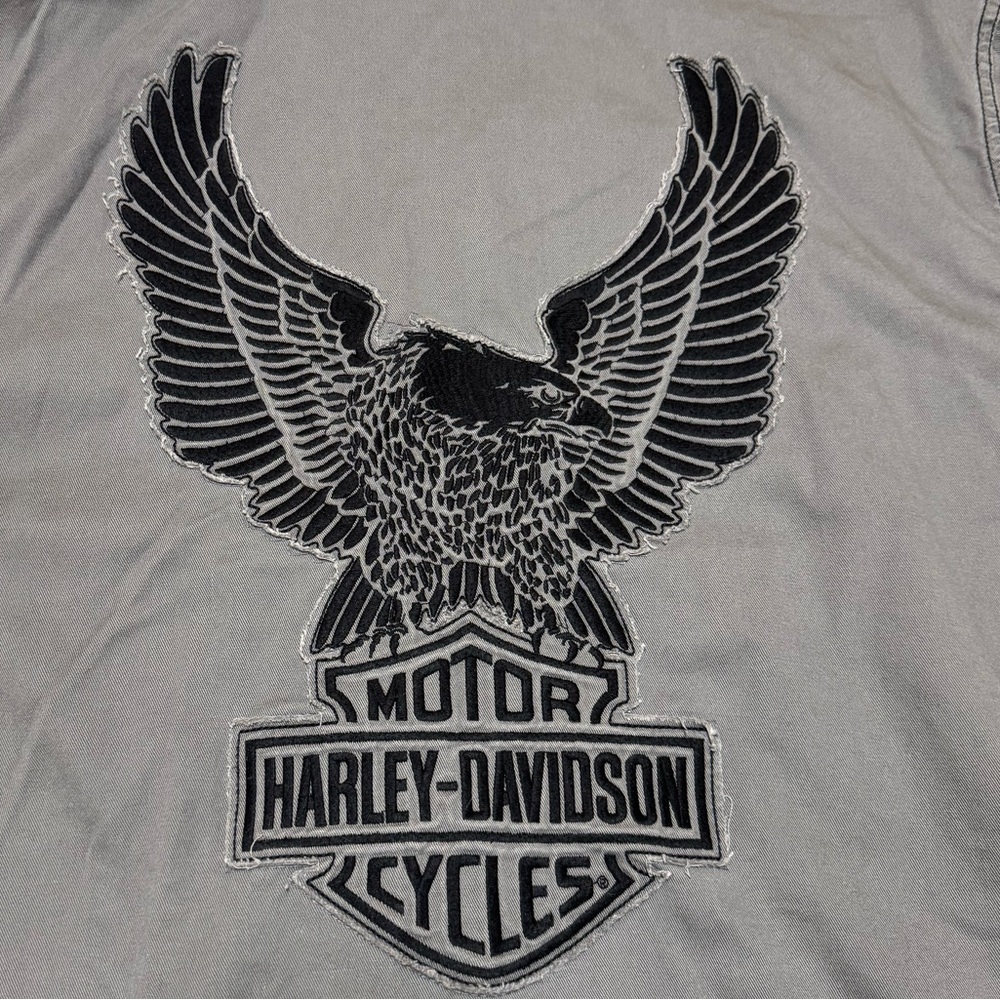 Harley Davidson grey button up shirt, large. Great condition
#biker - Picture 6 of 6